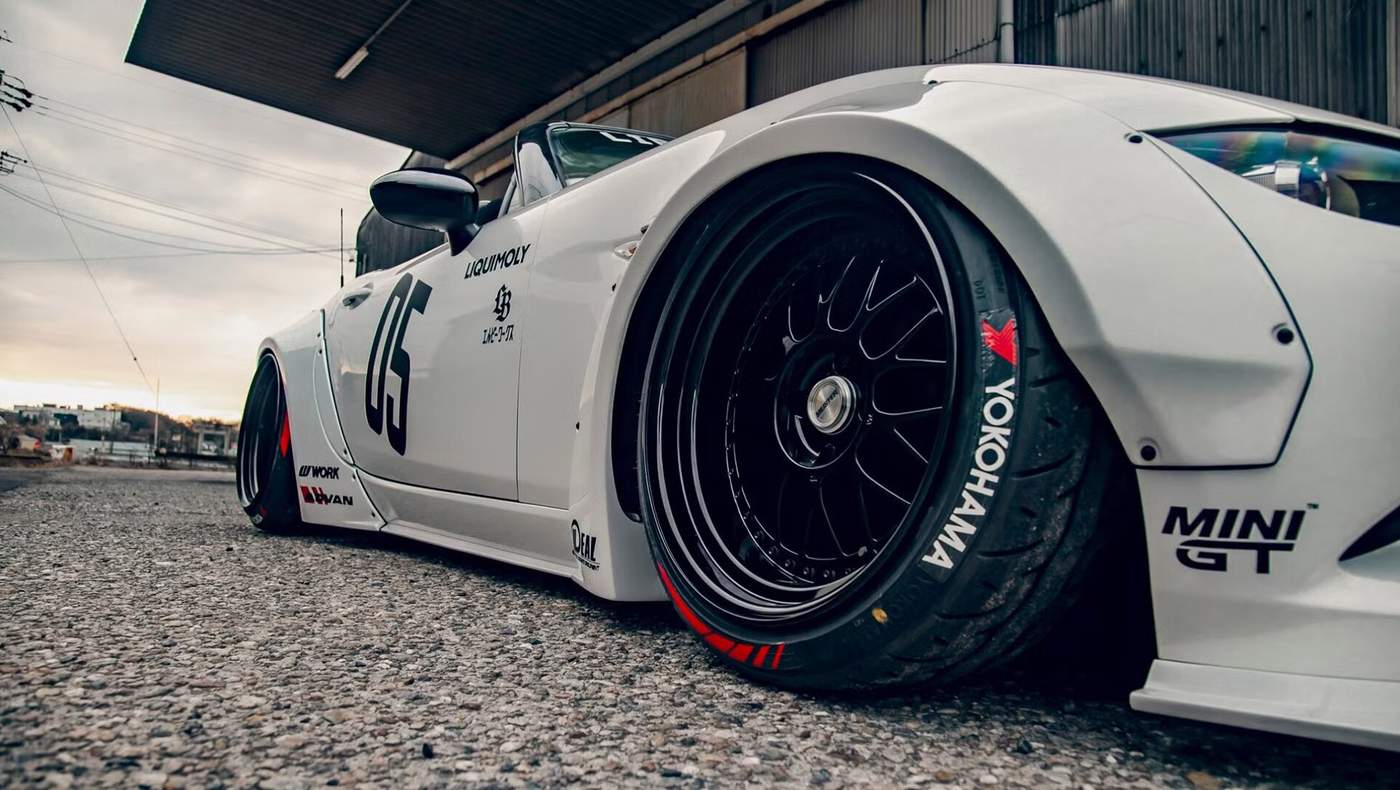 Liberty Walk Mazda MX-5