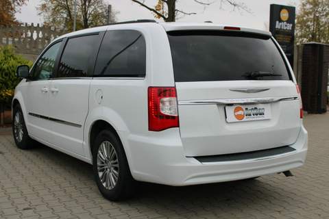 Chrysler Town & Country V facelifting 2014 — zdjęcie 6
