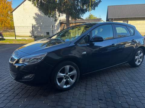 Opel Astra J 2012 — zdjęcie 1
