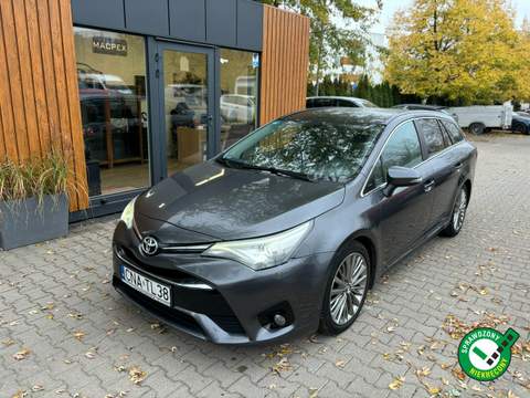 Toyota Avensis III facelifting 2014 — zdjęcie 1