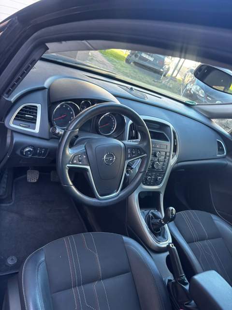 Opel Astra J 2012 — zdjęcie 3
