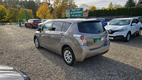 Toyota Verso I facelifting 2014 — zdjęcie 2
