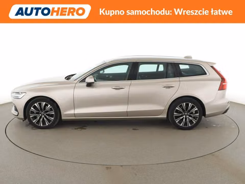 Volvo V60 II 2022 — zdjęcie 2