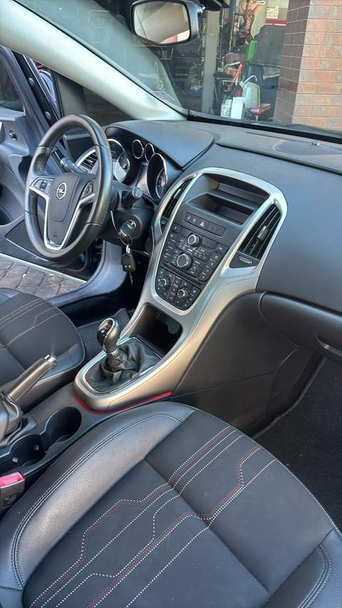 Opel Astra J 2012 — zdjęcie 6