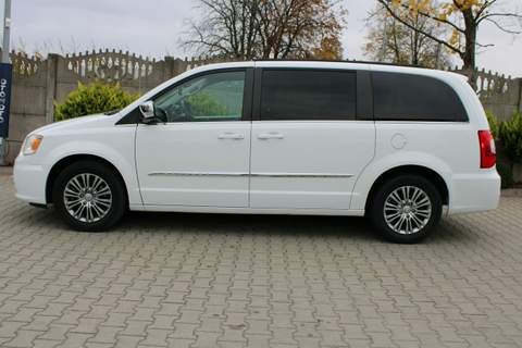 Chrysler Town & Country V facelifting 2014 — zdjęcie 4