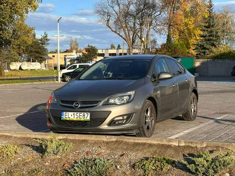Opel Astra J facelifting 2016 — zdjęcie 3