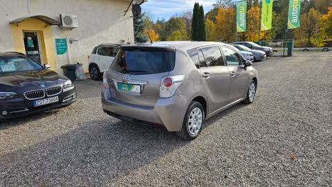 Toyota Verso I facelifting 2014 — zdjęcie 4