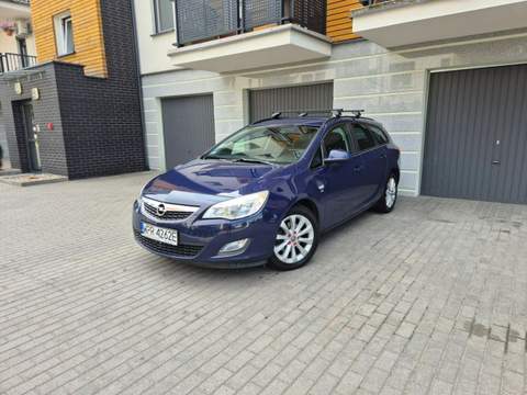 Opel Astra J facelifting 2012 — zdjęcie 1