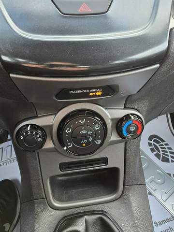 Ford Fiesta Mk6 facelifting 2015 — zdjęcie 27
