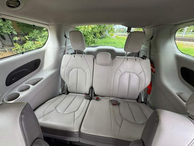 Chrysler Pacifica RU 2019 — zdjęcie 10