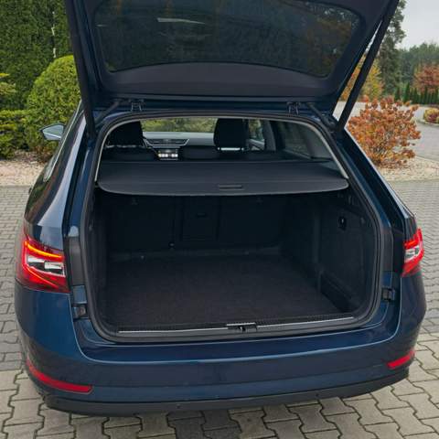 Skoda Superb III 2018 — zdjęcie 21