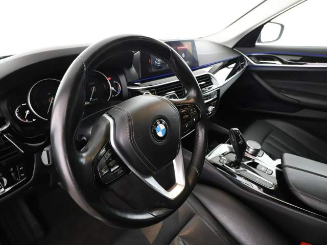 BMW 5 serii VI (F10/F11/F07) facelifting 2017 — zdjęcie 14