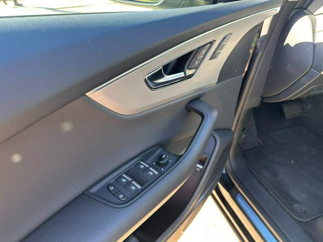 Audi Q8 I (4M) 2023 — zdjęcie 23