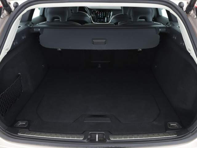 Volvo V60 II 2022 — zdjęcie 20