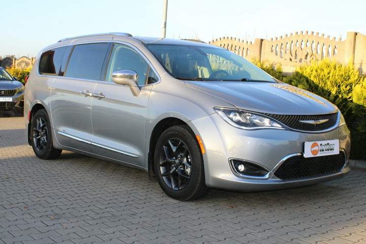 Chrysler Pacifica RU 2018 — zdjęcie 26