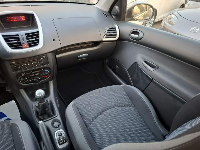 Peugeot 206 2009 — zdjęcie 16