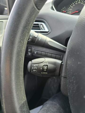 Peugeot 308 II 2014 — zdjęcie 22
