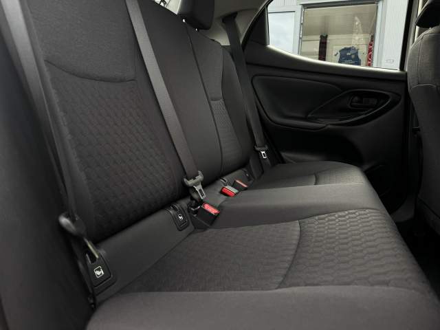 Toyota Yaris IV 2023 — zdjęcie 14