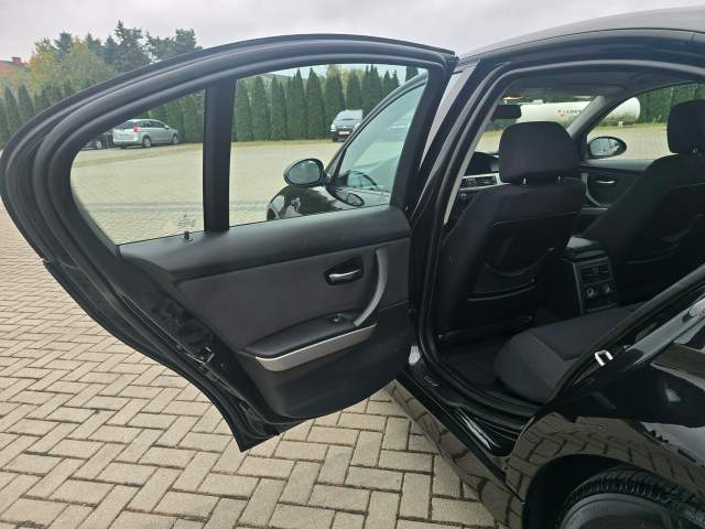BMW 3 serii V (E90/E91/E92/E93) 2007 — zdjęcie 17
