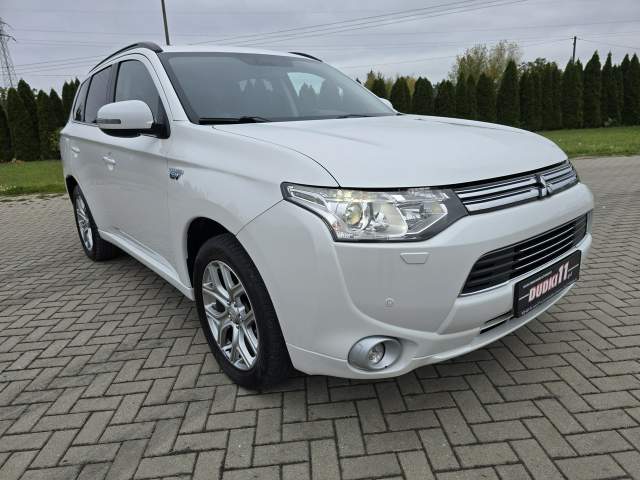Mitsubishi Outlander III facelifting 2014 — zdjęcie 2