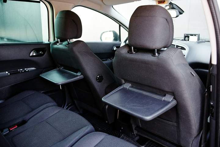 Peugeot 5008 I facelifting 2014 — zdjęcie 28