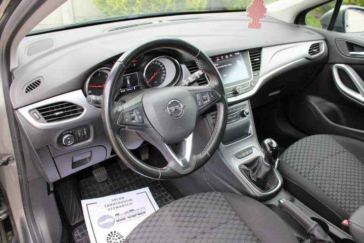 Opel Astra J facelifting 2018 — zdjęcie 22
