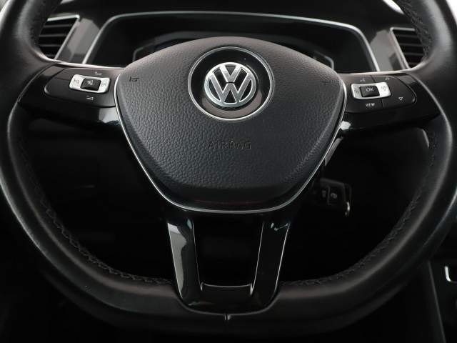 Volkswagen Tiguan II 2019 — zdjęcie 21