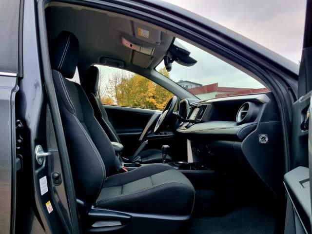 Toyota RAV4 V (XA50) 2018 — zdjęcie 11
