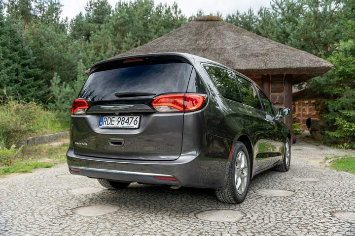 Chrysler Pacifica RU 2019 — zdjęcie 13