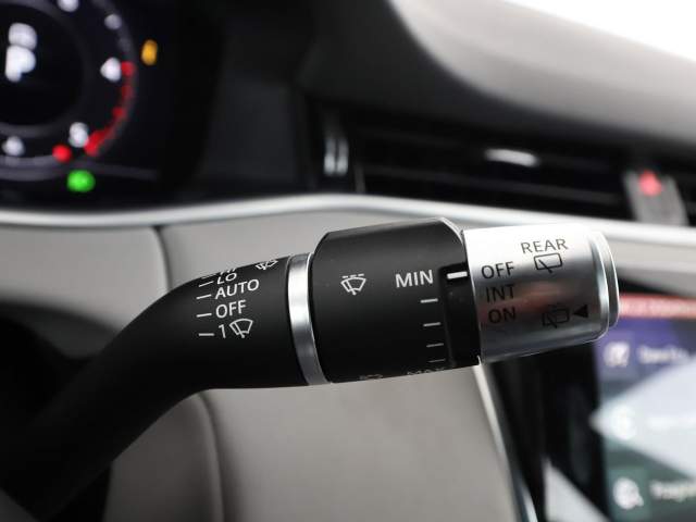 Land Rover Range Rover Evoque II 2019 — zdjęcie 32