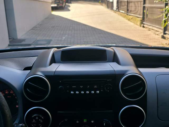 Citroen Berlingo II 2011 — zdjęcie 15