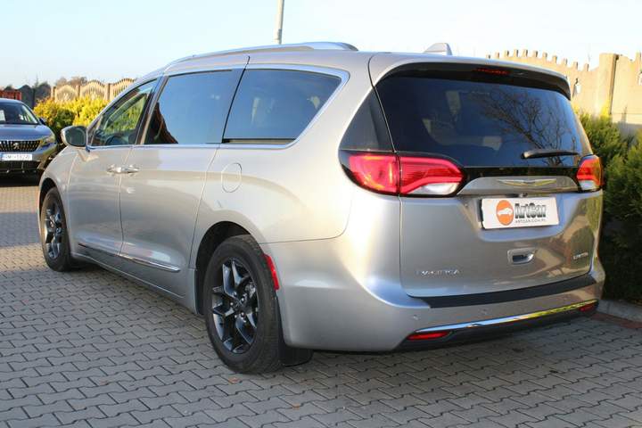 Chrysler Pacifica RU 2018 — zdjęcie 28