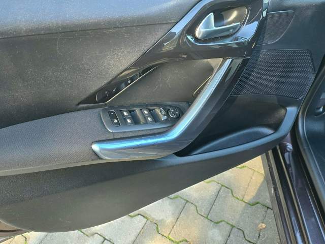 Peugeot 208 I 2013 — zdjęcie 35