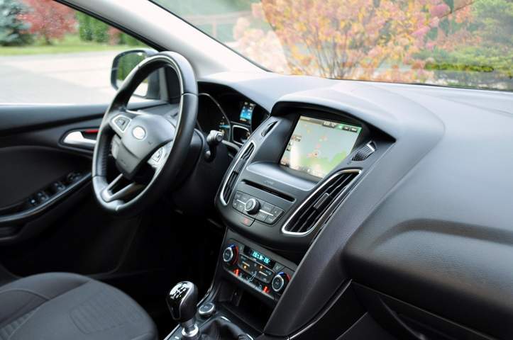 Ford Focus III facelifting 2015 — zdjęcie 18