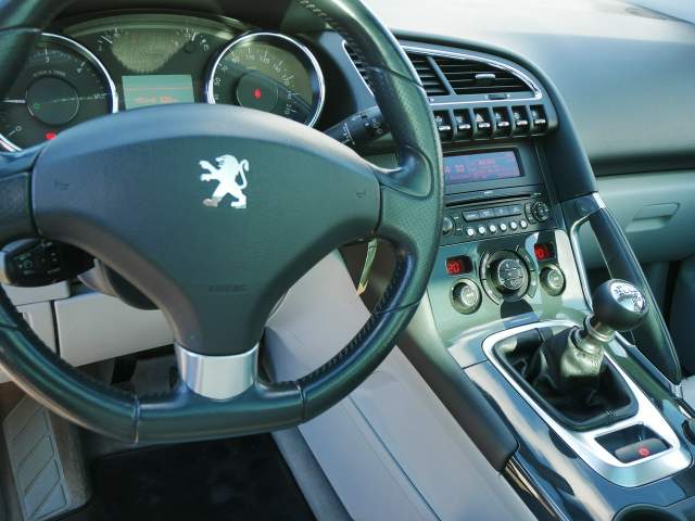 Peugeot 3008 I 2009 — zdjęcie 18