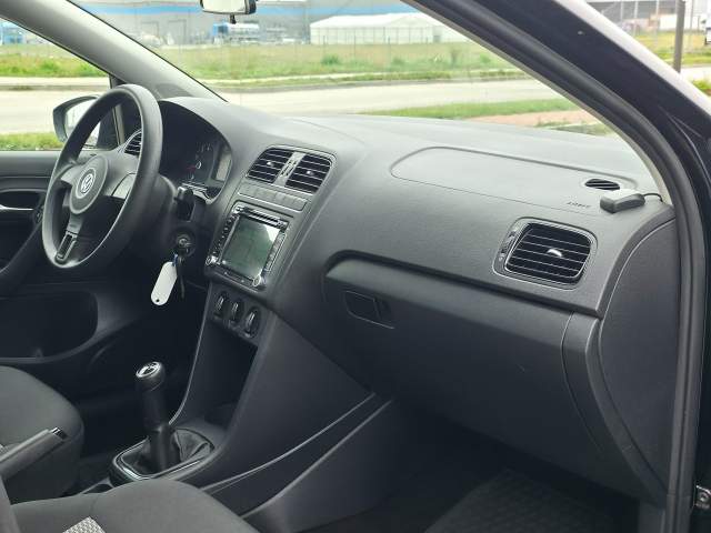 Volkswagen Polo V 2011 — zdjęcie 10