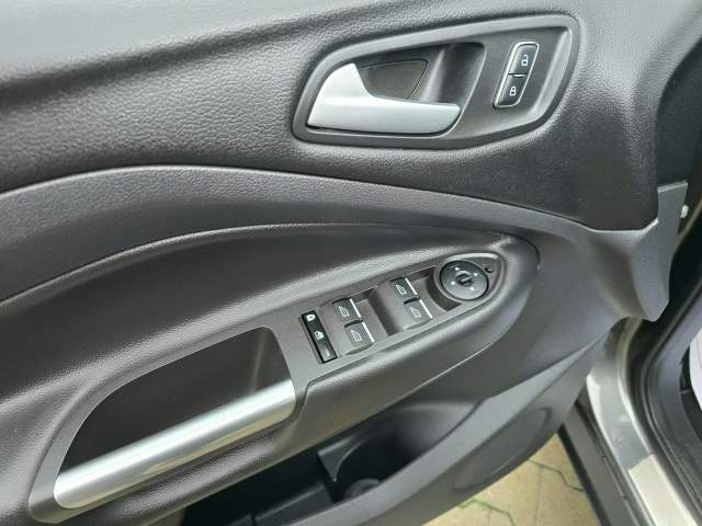 Ford Kuga II facelifting 2016 — zdjęcie 33