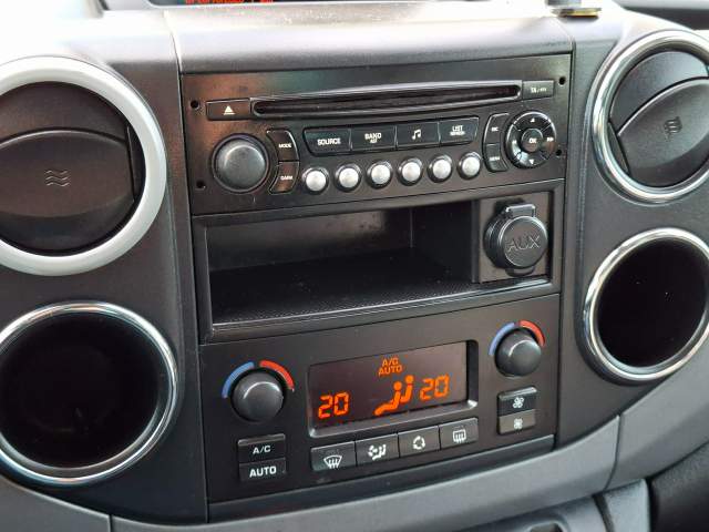 Citroen Berlingo II 2011 — zdjęcie 18