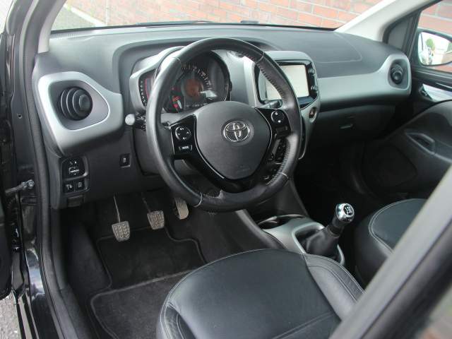 Toyota Aygo II 2017 — zdjęcie 16