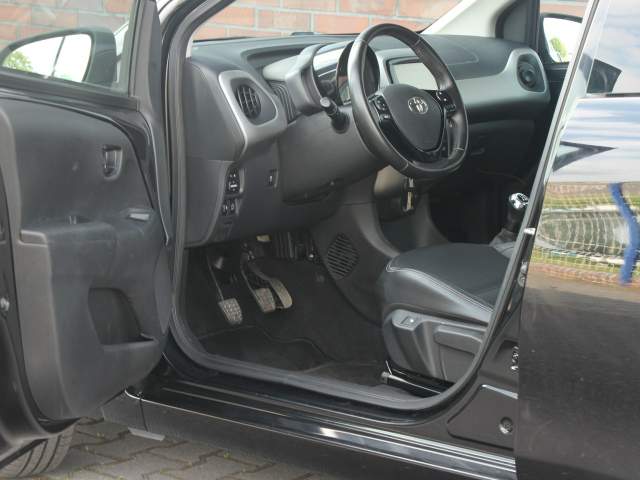 Toyota Aygo II 2017 — zdjęcie 12