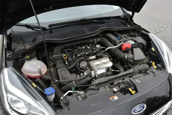 Ford Fiesta Mk6 facelifting 2017 — zdjęcie 33