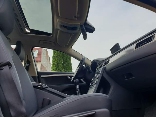 Volvo V70 III 2009 — zdjęcie 8