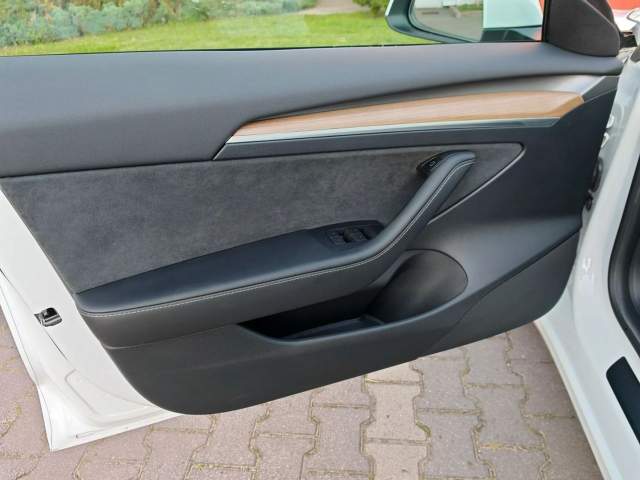 Tesla Model 3 I 2023 — zdjęcie 20