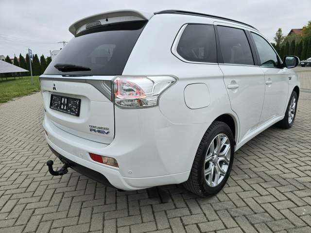 Mitsubishi Outlander III facelifting 2014 — zdjęcie 10