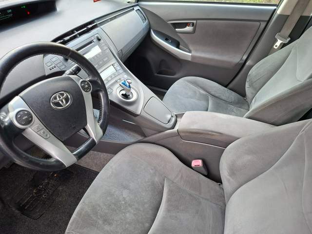 Toyota Prius III (XW30) 2010 — zdjęcie 5