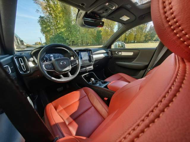 Volvo XC40 I 2019 — zdjęcie 10