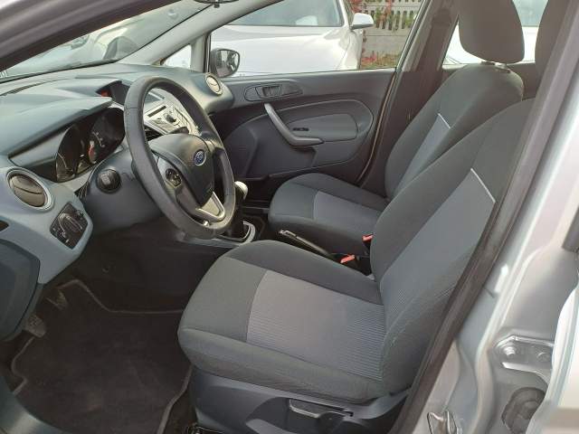 Ford Fiesta Mk6 facelifting 2014 — zdjęcie 15