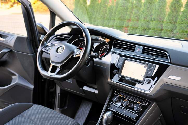 Volkswagen Touran II 2017 — zdjęcie 26