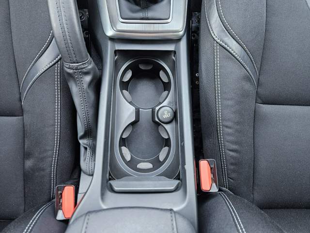 Volvo V40 II 2013 — zdjęcie 22