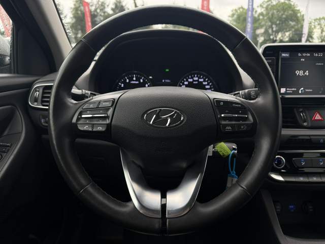 Hyundai i30 III facelifting 2 2022 — zdjęcie 5